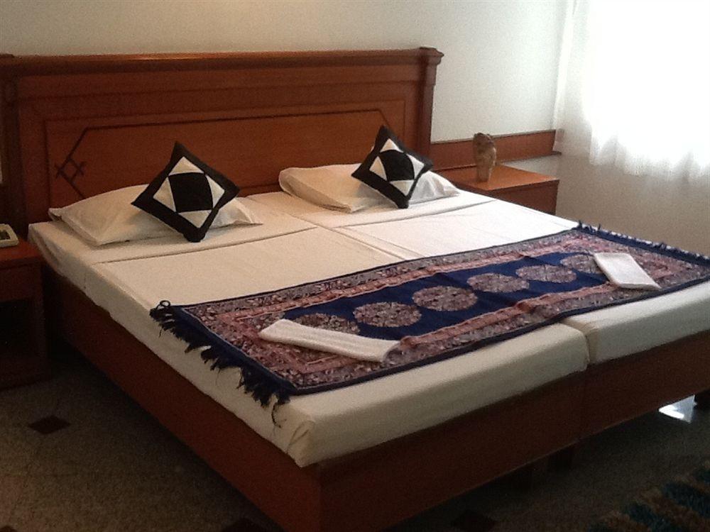 Hotel Kanishka Phg Bangalore Luaran gambar